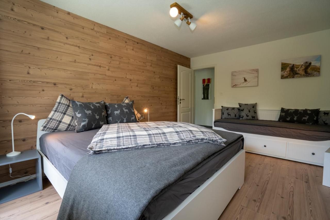 Aaa Chalet Allegra Rojo With Mountain View Scuol Luaran gambar