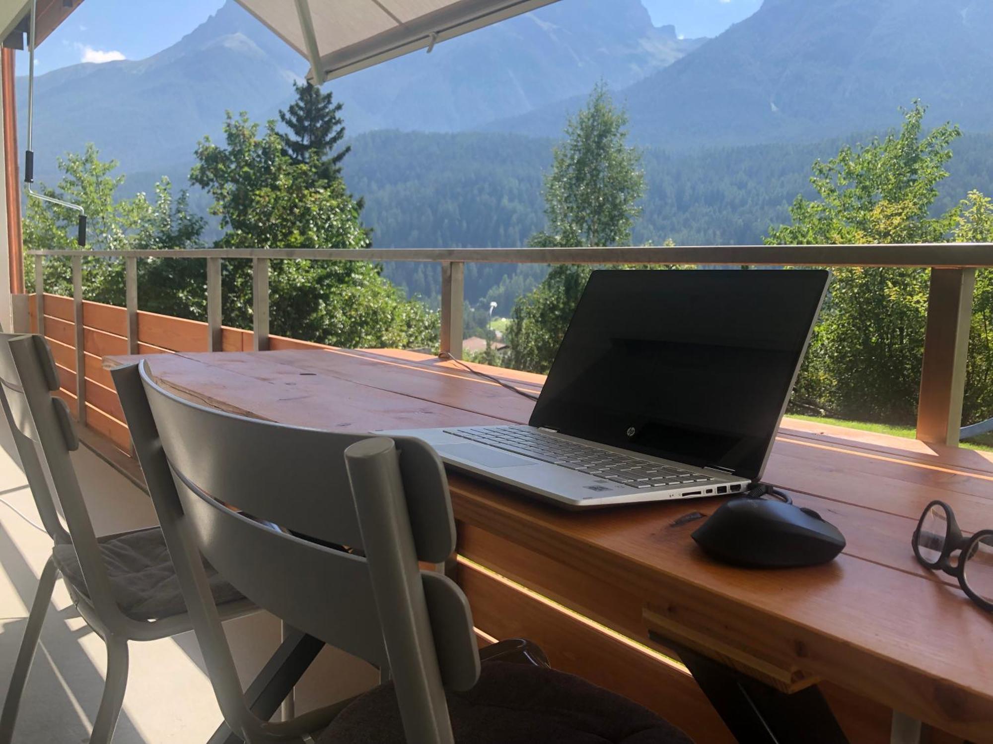 Aaa Chalet Allegra Rojo With Mountain View Scuol Luaran gambar