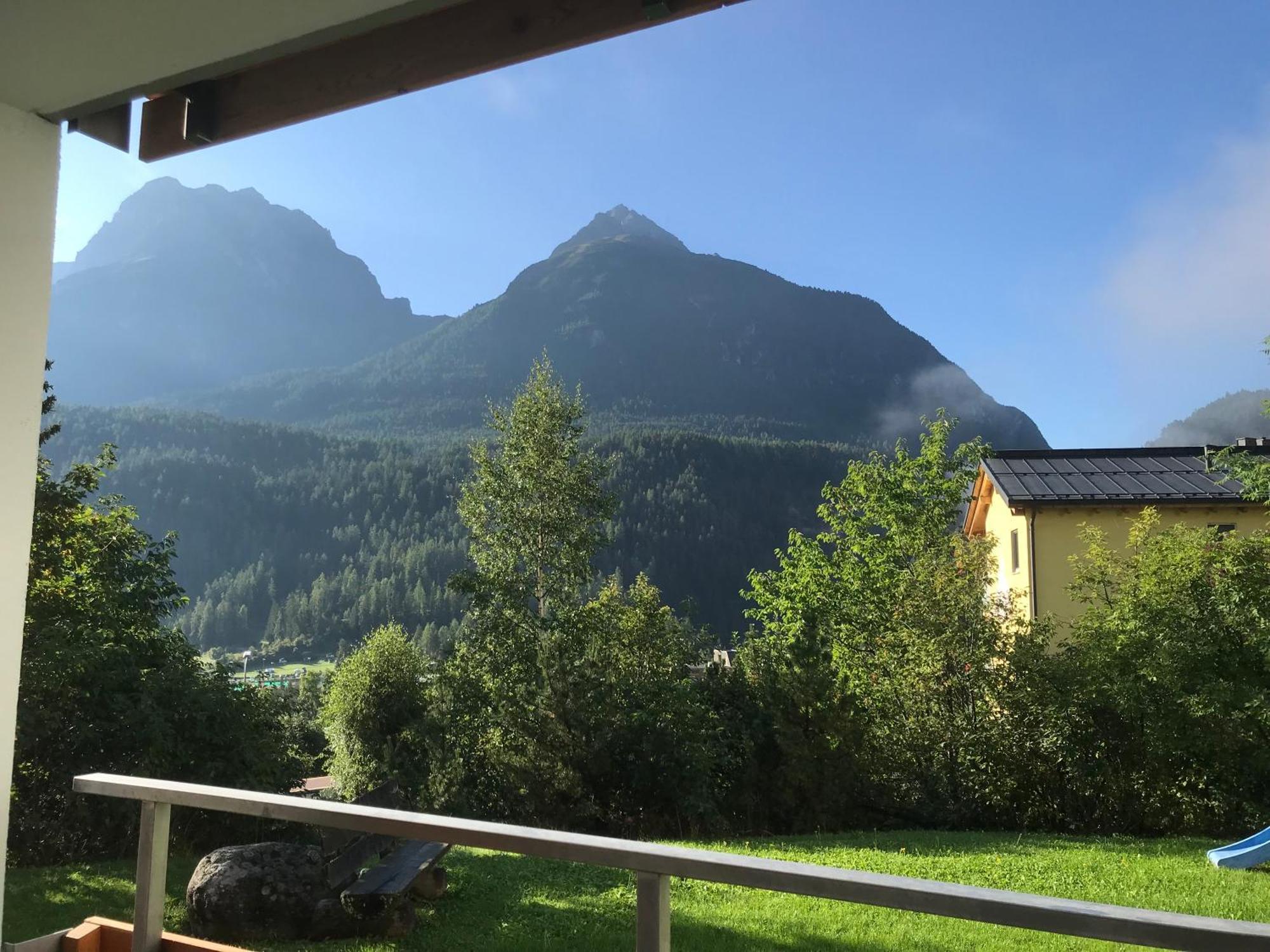Aaa Chalet Allegra Rojo With Mountain View Scuol Luaran gambar