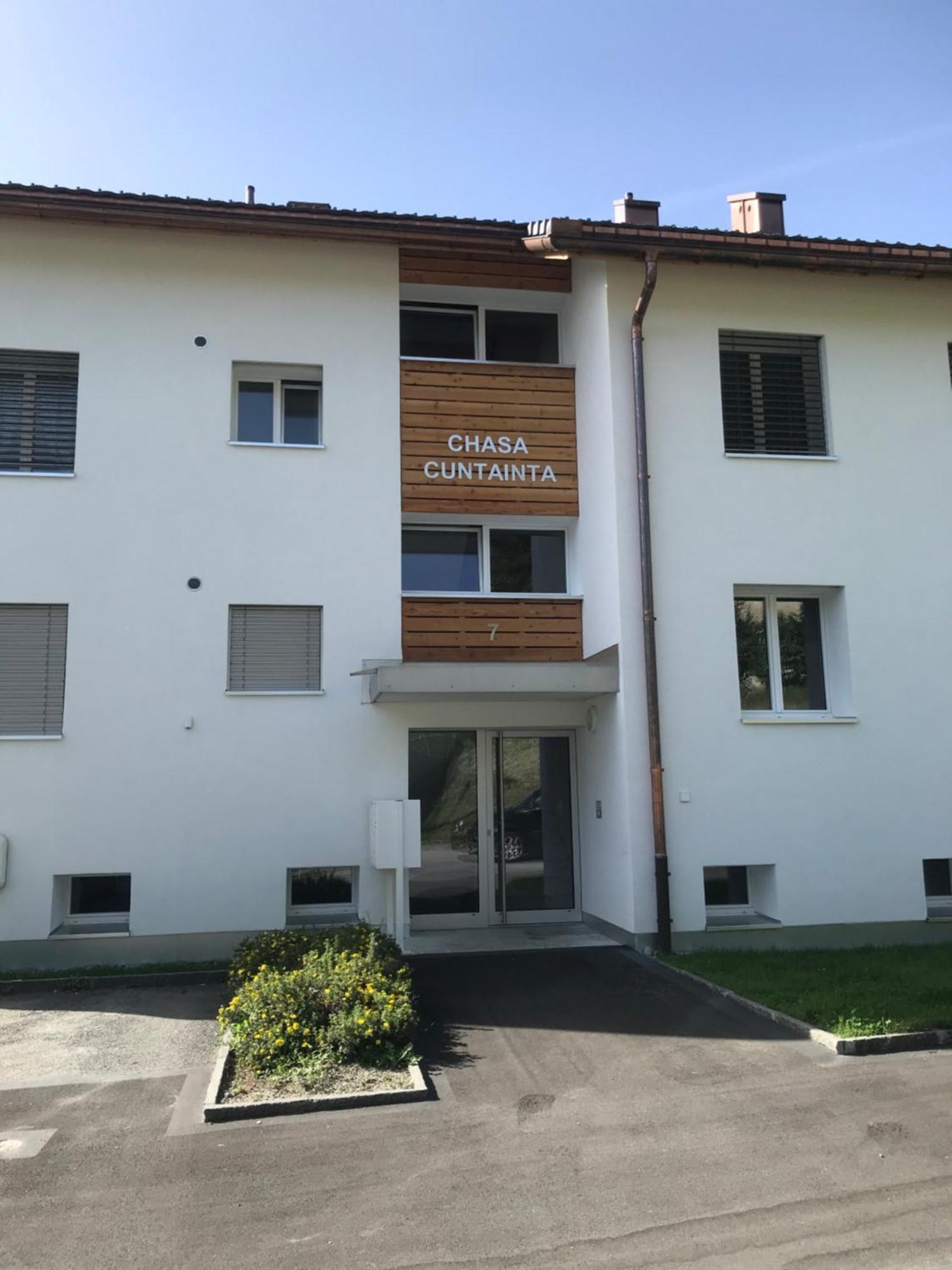 Aaa Chalet Allegra Rojo With Mountain View Scuol Luaran gambar