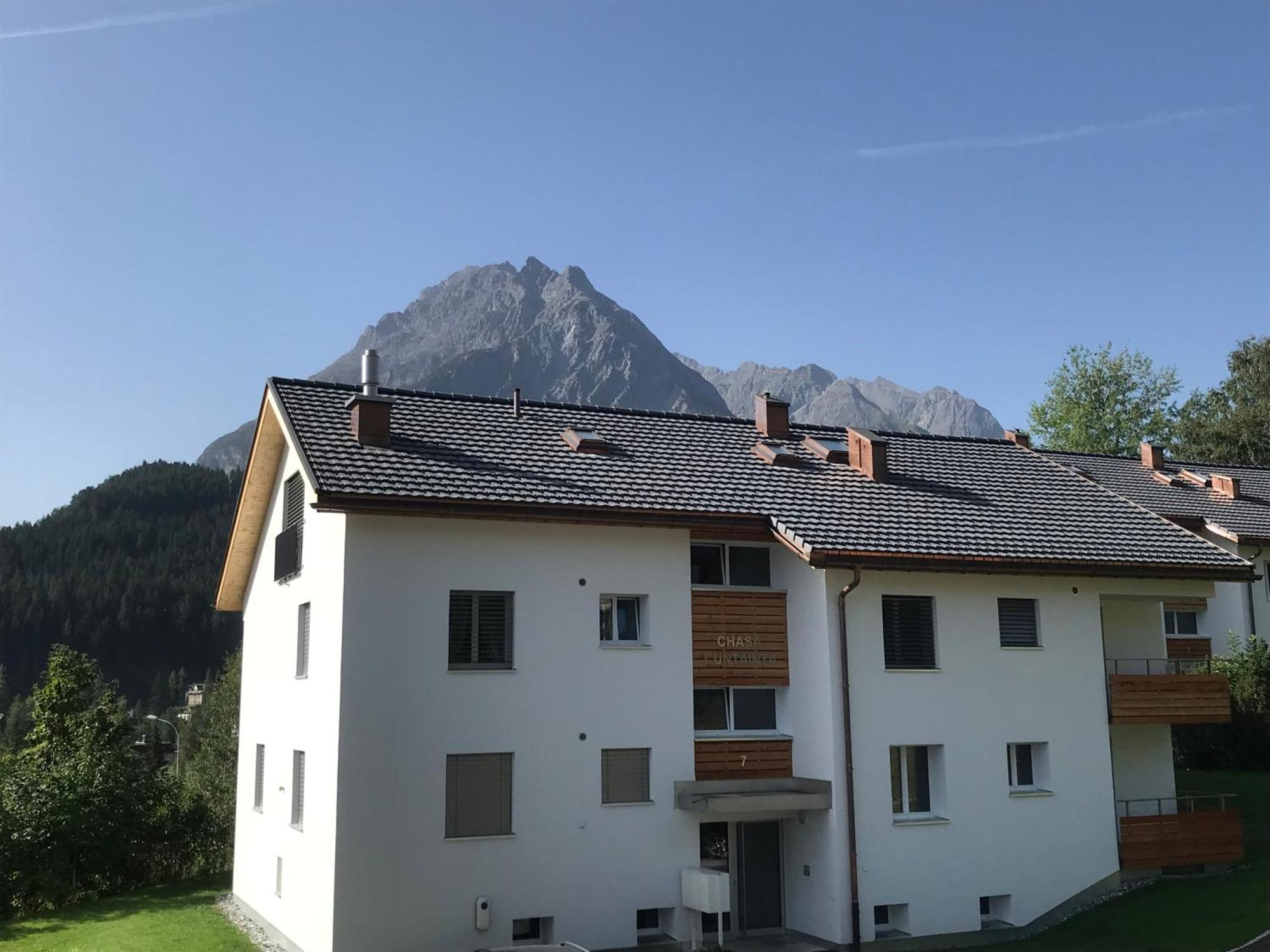 Aaa Chalet Allegra Rojo With Mountain View Scuol Luaran gambar